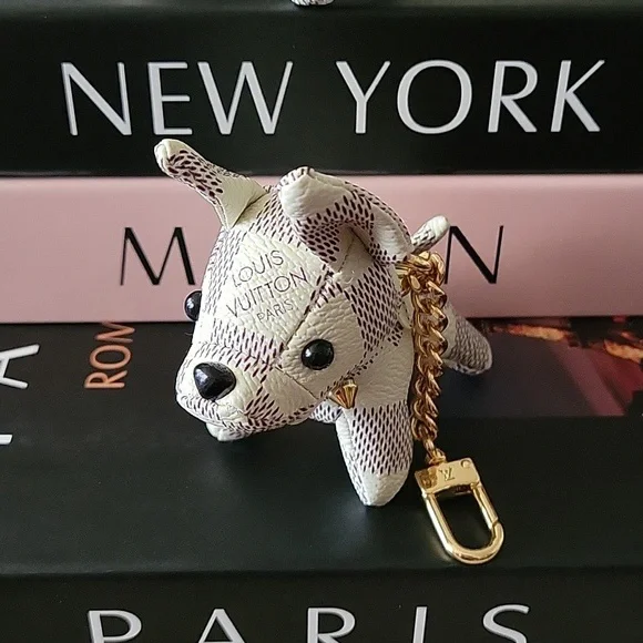 🆕️Luxury 🐕 White Doggie Damier azur Style Leather Novelty Keychain / Bag Charm - Picture 16 of 16
